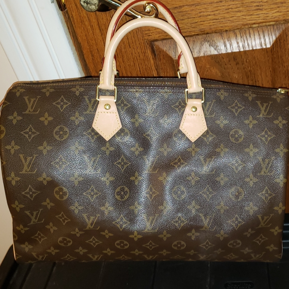 LV Speedy 40 GORGEOUS!!